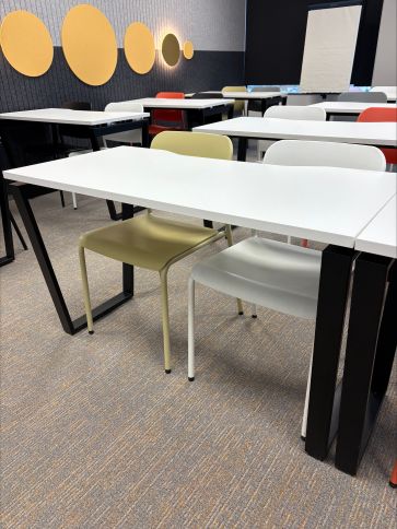 White Training Desk - Very Good